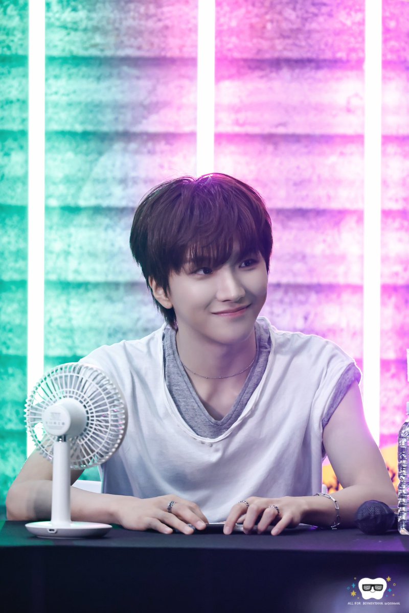 250525 sw공팬

#WOONHAK #운학 #ウナク 
#BOYNEXTDOOR #보이넥스트도어