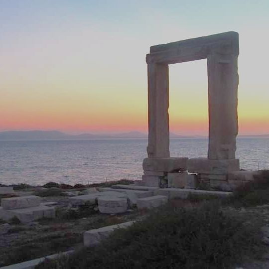 Incredible view of the monument of #Portara on #Naxos!

 naxos.gr

📷 : Kristin (instagram.com/kirstinbr) 

#naxosandsmallcyclades #SmallCyclades #Aegean #Cyclades  #Greece #cyclades_island #travelgreece #lovegreece #aegeansea #visitgreece #island #naxosisland