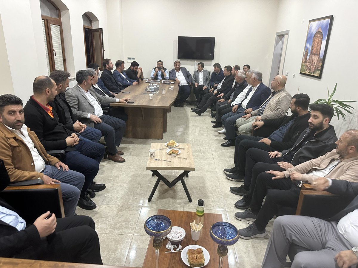 Bitlis Konfederasyonu BİLKON (@bilkonbitlis) on Twitter photo 📍BİLKON Genel Merkezi
Genel Başkanımız Sn. Selim Korkmaz Başkanlığında Aylık Yönetim Kurulu Toplantımızı Gerçekleştirdik.
Alınan Kararların Özelde Bitlis'imize Genelde Ülkemize Hayırlar Getirmesini Dileriz.<a href="/selimkorkmaz13/">SELİM KORKMAZ</a> 📍BİLKON Genel Merkezi
Genel Başkanımız Sn. Selim Korkmaz Başkanlığında Aylık Yönetim Kurulu Toplantımızı Gerçekleştirdik.
Alınan Kararların Özelde Bitlis'imize Genelde Ülkemize Hayırlar Getirmesini Dileriz.<a href="/selimkorkmaz13/">SELİM KORKMAZ</a>