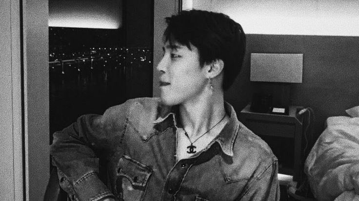 dontsvm's tweet image. winks at you hey pretty come keep me company with a bottle of whiskey.