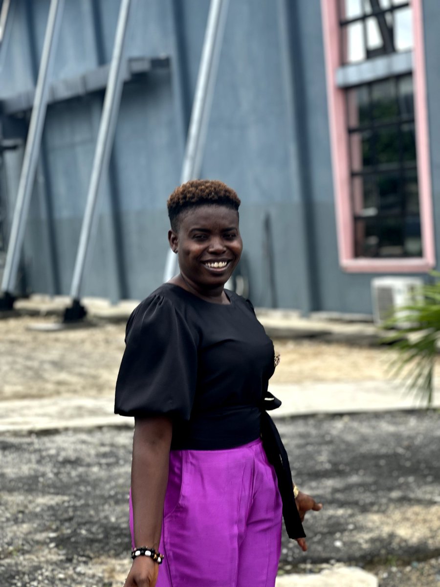 _Aunty_P's tweet image. Good morning Kings 👑 and Queens 👑.
Thank you so much for the wishes and prayers on my birthday, I'm so grateful and I appreciate 😊
Glo network God will help you people 😒😒