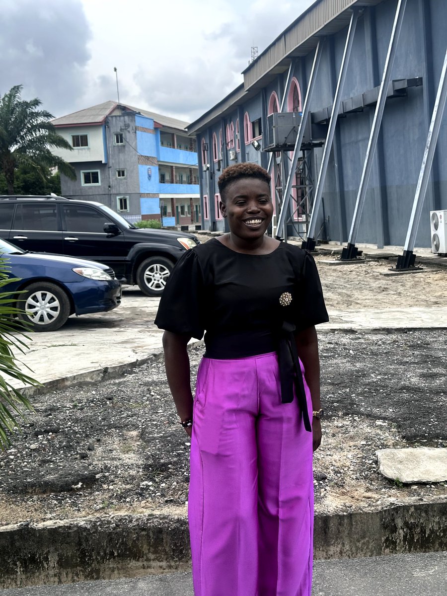 _Aunty_P's tweet image. Good morning Kings 👑 and Queens 👑.
Thank you so much for the wishes and prayers on my birthday, I'm so grateful and I appreciate 😊
Glo network God will help you people 😒😒