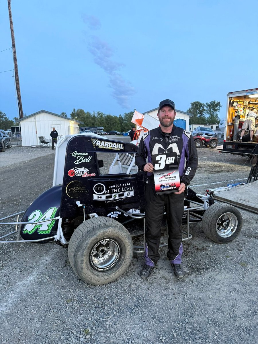 Saturday night at Skagit Speedway the NW Focus Midgets Series.
Shane Smith 1st, Alex Peck 2nd, and Nick Evans 3rd, all run Triple X chassis.  Congratulations drivers and Teams, great green to checker for race.
#RaceHard #TeamTripleX #TripleXPodium