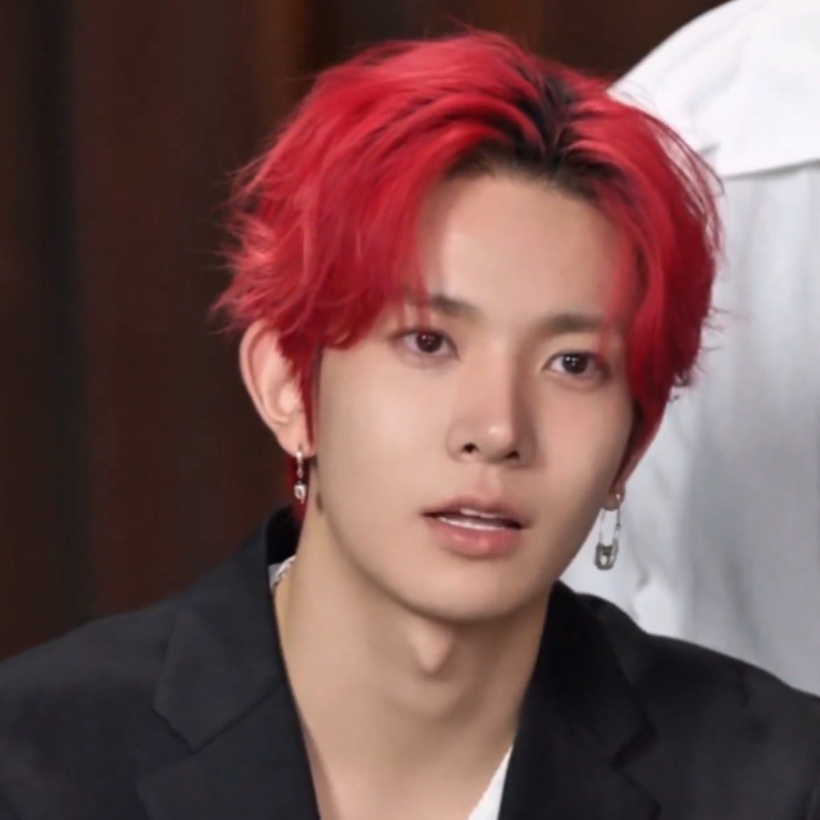 heeseungcokr's tweet photo. hee looks so good omg cant wait red hair heeseung for this cb! 😭 
https://t.co/DmWtWwuuT5