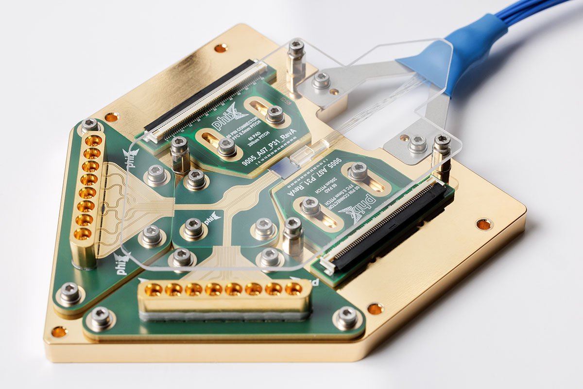 PHIX_Photonics's tweet image. Congrats to @LucedaPhotonics for including an Assembly Design Kit (ADK) for our PHIX RF Characterization Package in their #IPKISS #designsoftware for photonic integrated circuits (PICs)! 

Find out more:
➤ phix.com/our-offering/p…

#photonics #optoelectronics #rfelectronics