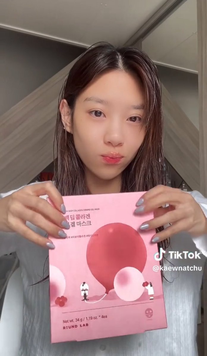 my_knrj's tweet photo. grwm รอบนี้น้องลูกแก้วมาแจก skincare ดี ๆ อีกแล้ว รอบนี้มากับ มาล์กและกันแดดโทนอัพของ #RoundLabTH ลกผิวดีมากกกกก ใสปิ๊ง กลาสสกินมาก ต้นคลิปเป็นไข่ต้มตอนจบเป็นไข่ต้มโรยน้ำตาลเลยอ่า หวานเจี๊ยบ น่าร้ากกก ลุคนี้ 10/10 จิตใจคนเป็นแม่ และคอนเท้นชีเริ่ด ชีปังนะ #KaewNatruja 

https://t.co/z8M2kVfYDT