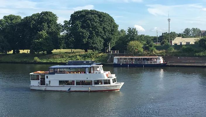 JGF_BOATS's tweet photo. Join us for an unforgettable experience on the water with our Lunch/Supper #Cruise! As you step aboard, you'll be greeted by our friendly crew who are dedicated to ensuring your voyage is both enjoyable and memorable.

Book with us now:
☎️ 01932 253374 
🌐 https://t.co/U7ZIRBJ43V https://t.co/RZ5dq3F1qv