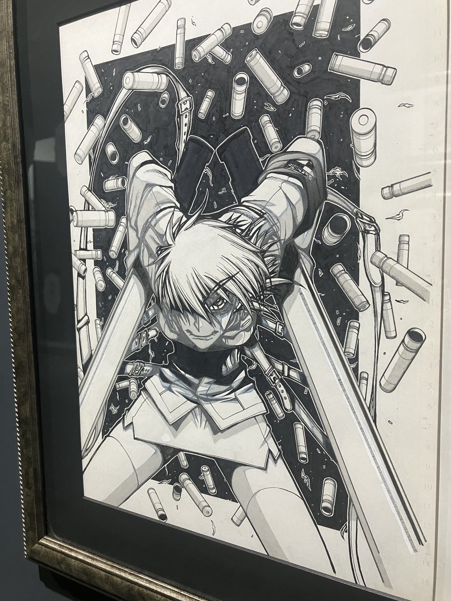 原画は良かったけど気になったのは場所によって反射で上手く写真撮れない点
肉眼で見れれば満足だけどせっかく写真OKなんだから光源の位置関係には気を配って欲しかった
あと物販まさかの自分で袋詰めさせられて驚き
別にいいけどこの手の催しでセルフってあんまなくない?混雑対策でも味気ないね 