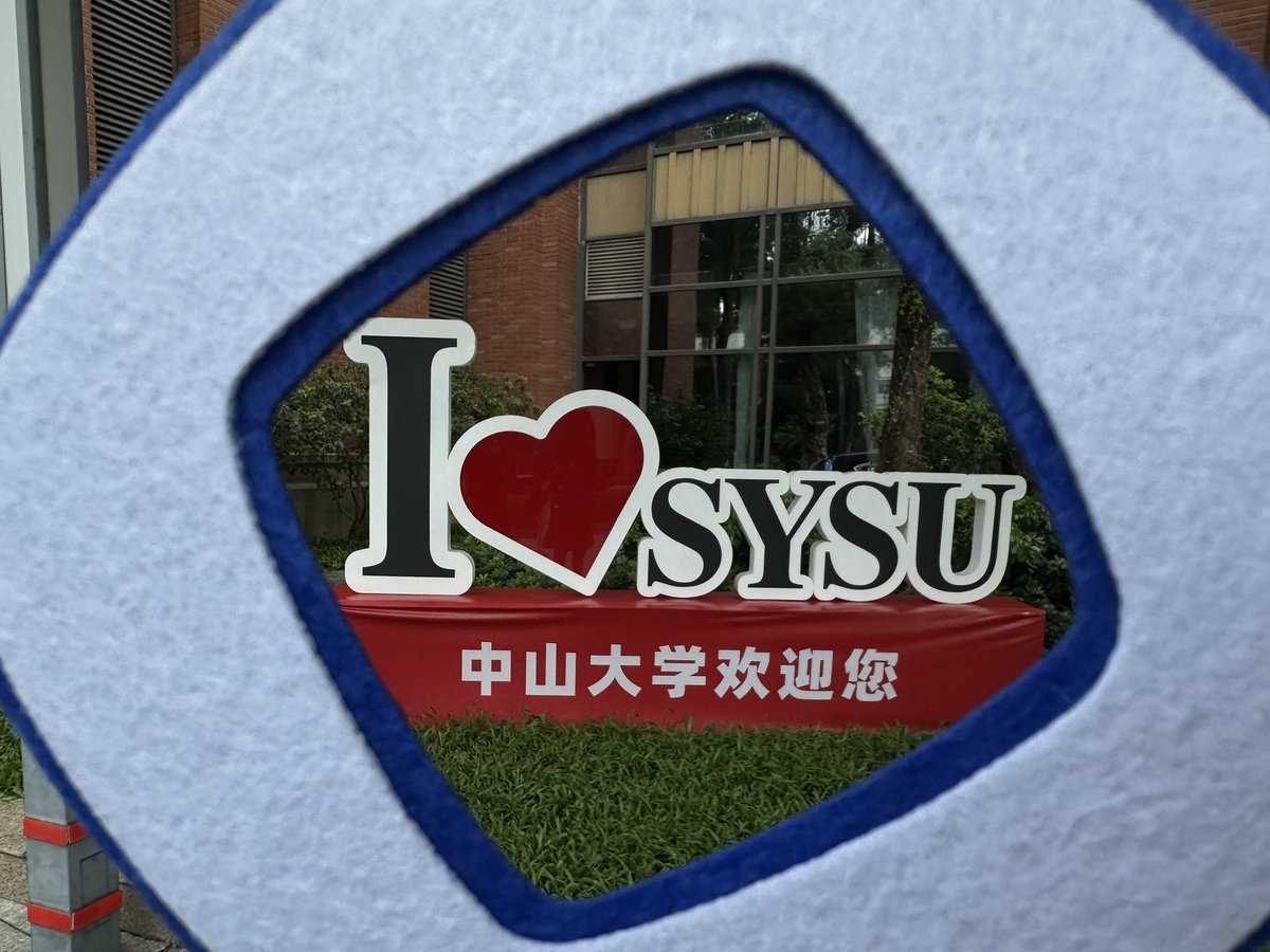 钟楼上的远眺 photo by <a href="/lulu70191243/">luluisangry</a> 

发箍来自monad手工耿 <a href="/_Seven7777777/">Seven⌘🤘🏼🌪️</a> 

p2带着monad回了一趟学校

落枕人休息几天就剪vlog😭