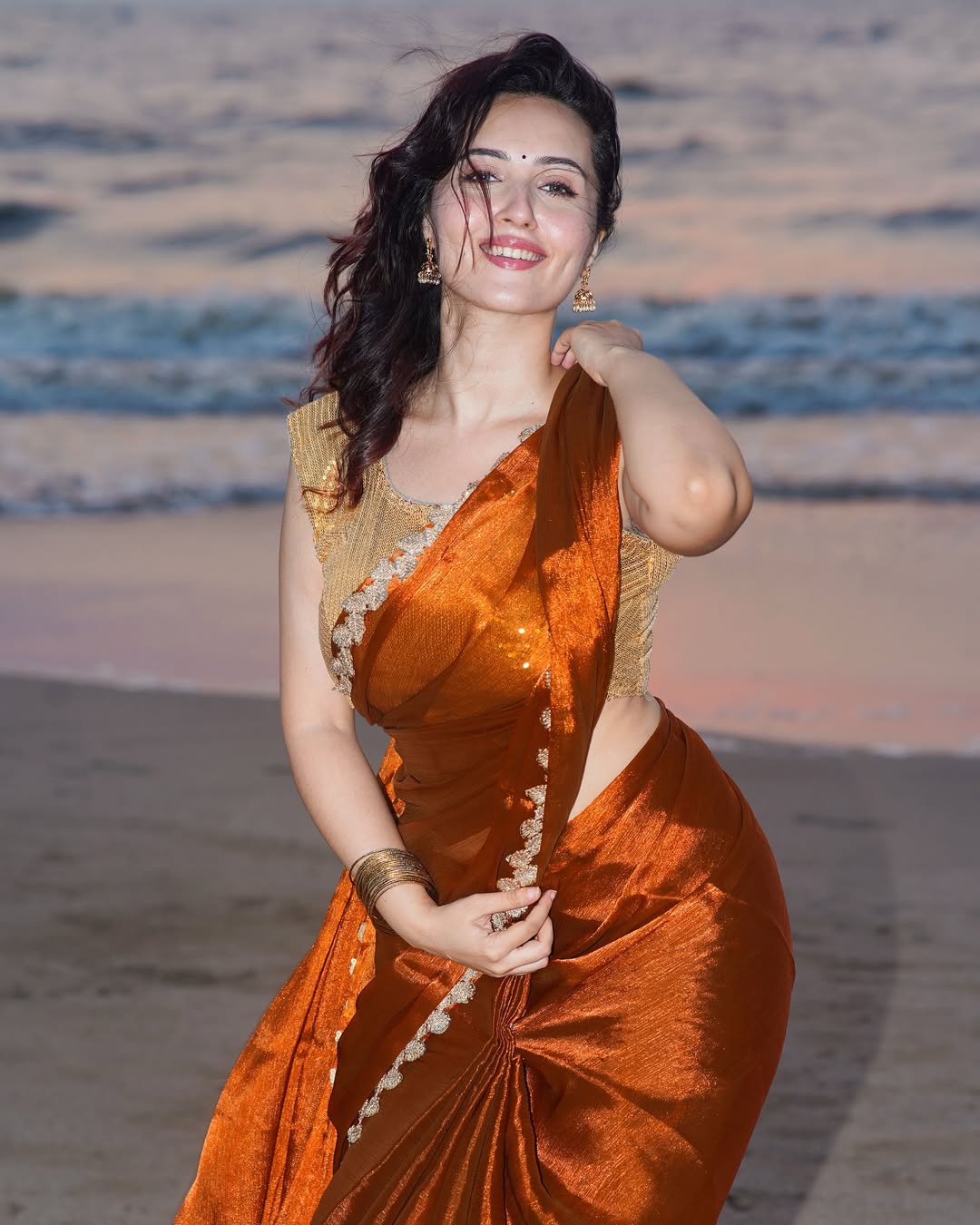 Gr7bIUsWUAA0OZ5?format=jpg&name=large