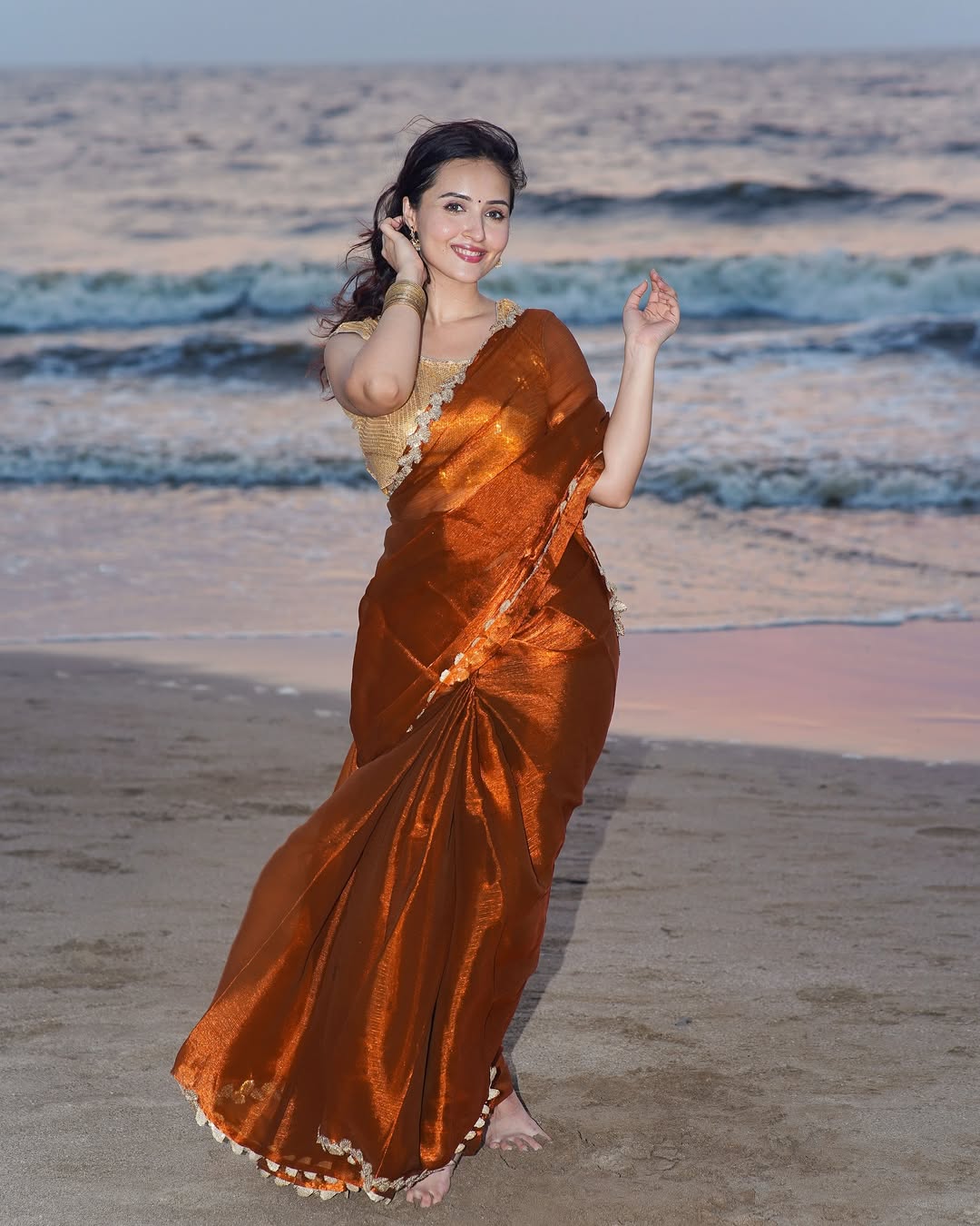 Gr7bJudXwAA46cO?format=jpg&name=large