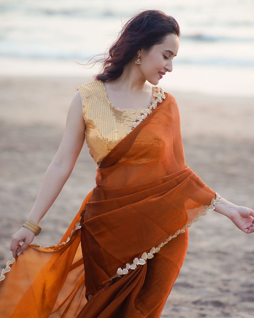 Gr7bJvjW0AAzoIi?format=jpg&name=large