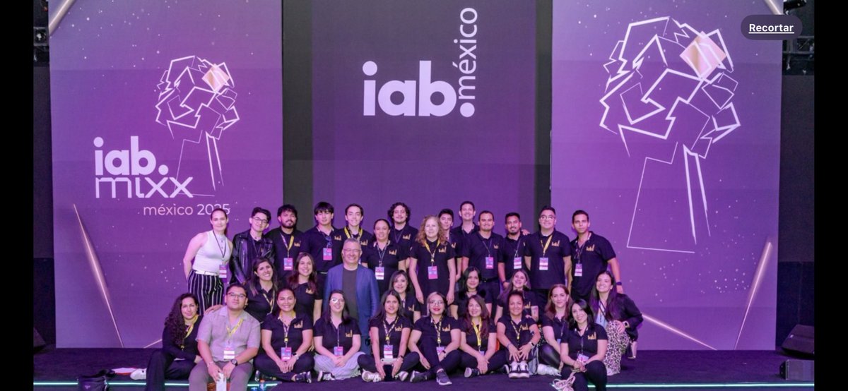 Sandy__Cu's tweet photo. Qué dicha ser parte de algo tan grande como #IABConecta2025. Coordinar paneles con figuras globales como Neha Dakwala-Shah y Madeline Di Nonno, nacionales como RobeGrill y Skabeche 👌🏻 
20 años de IAB México y vamos por más.
#GraciasVida https://t.co/cIkDnZGCtI