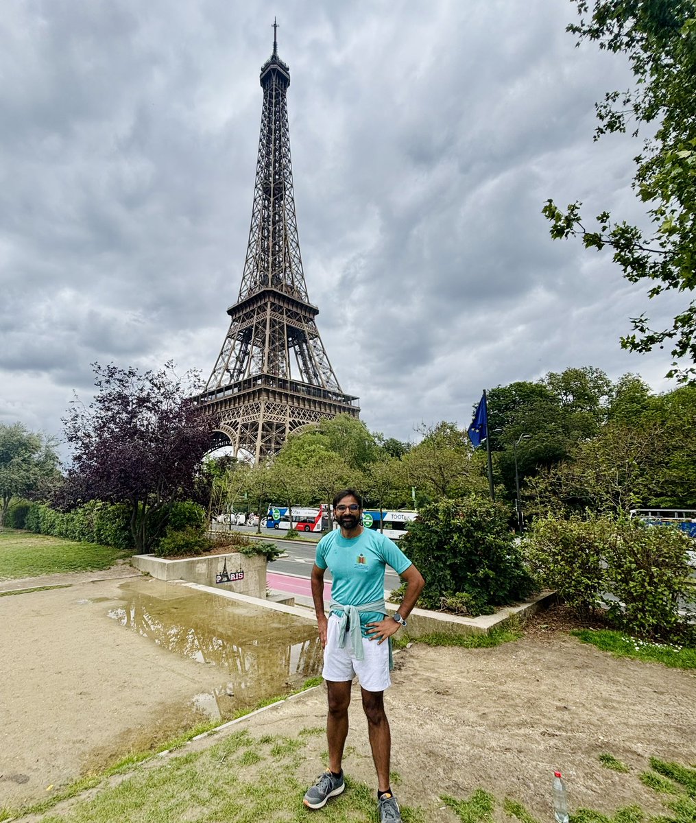 sharmaG30's tweet photo. 16 km run in Paris like ‘a tourist on espresso’
Route: Eiffel Tower → Louvre (bonjour Mona) → Concorde (still no king) → Arc de Triomphe (victory lap) → back to Eiffel via Seine (coz drama needs a riverbank).
Legs: on strike.
Heart: très full
#RunningInParis
#TourDeJog 🥐 https://t.co/jiL3bSfnPW