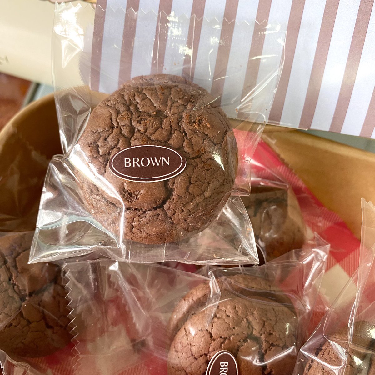 ไปวาดภาพประกอบให้ร้าน brown bake home มาค่ะ ขนมอร่อยมากก เด็กอ้วนถูกใจสิ่งนี้ที่สุด🤍