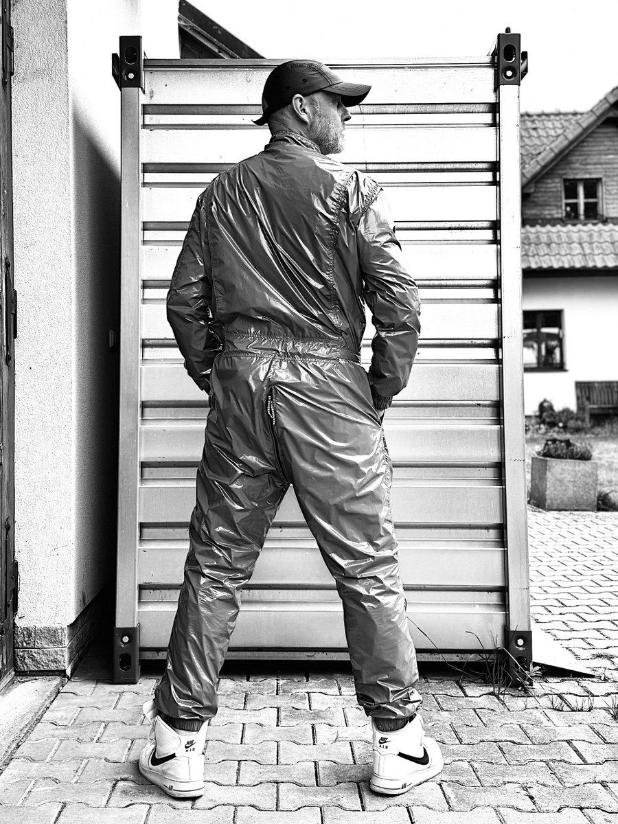 Ubootman2's tweet photo. B&W View. @twinkx_official #twinkx #twinkx_official #xforce #xforceone #xforceoneflightsuit #flightsuit #nylonfreak #nylonfetish #gearfetish #armystyle #militarystyle #sportswear #gaystyle #gayfashion #gayfetish #nike #sneakers #nikeairforceone #sneakerhead #sneakerfetish https://t.co/fDdXiBTzHL