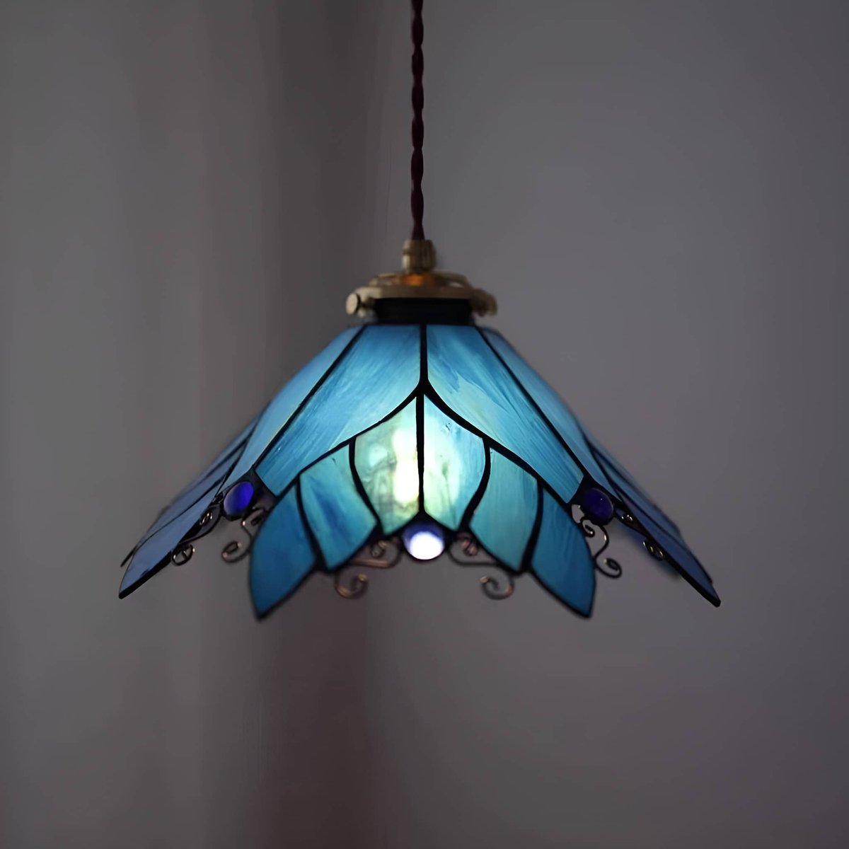 ShineLifeLight's tweet image. 🌿Tiffany Leaf Stained Glass Pendant Light🌺

shinelifelighting.com/products/tiffa…

#pendantlight #glasslighting #tiffanystyle #artdecor #decorativelighting #vintagestyle #vintagelighting #lightingdesign #lighting #homelighting #livingroomlighting
