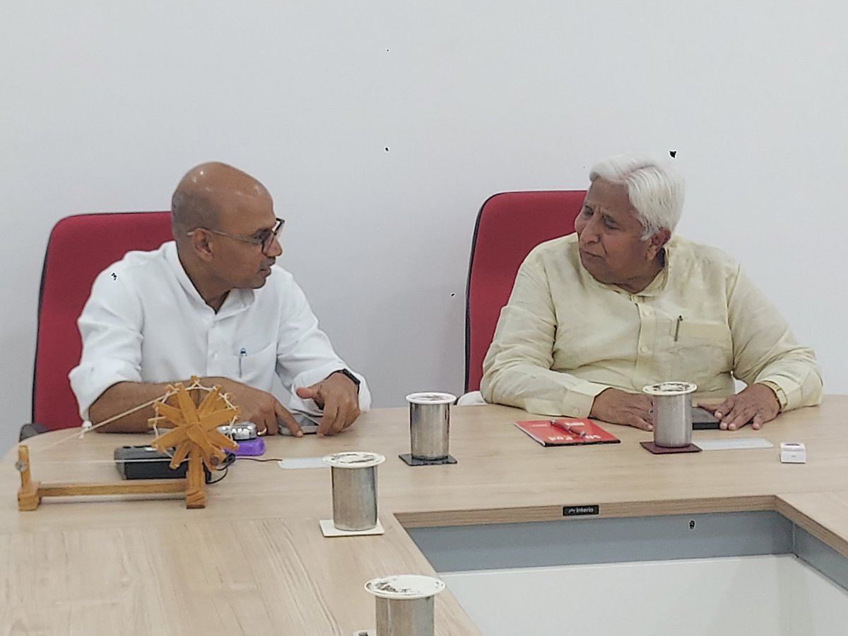 MedEduGoK's tweet image. ಮಾನ್ಯ ವೈದ್ಯಕೀಯ ಶಿಕ್ಷಣ ಸಚಿವರಾದ  @S_PrakashPatil  ಅವರು ಗದಗ ಜಿಲ್ಲೆಯ ಕೆ.ಎಚ್‌ ಪಾಟೀಲ್‌ ವೈದ್ಯಕೀಯ ಸಂಸ್ಥೆ ಮತ್ತು ಮೆಡಿಕಲ್‌ ಸೈನ್ಸ್‌ ಸಂಸ್ಥೆಗೆ ಭೇಟಿ ನೀಡಿ ಅಲ್ಲಿನ ಸ್ಥಿತಿಗತಿ ಕುರಿತು ಚರ್ಚಿಸಿದರು.

ಸಚಿವರಾದ ಎಚ್.ಕೆ. ಪಾಟೀಲ್ ಸೇರಿದಂತೆ ಇನ್ನಿತರರು ಉಪಸ್ಥಿತರಿದ್ದರು.

#MedicalEducation #HealthcareDevelopment