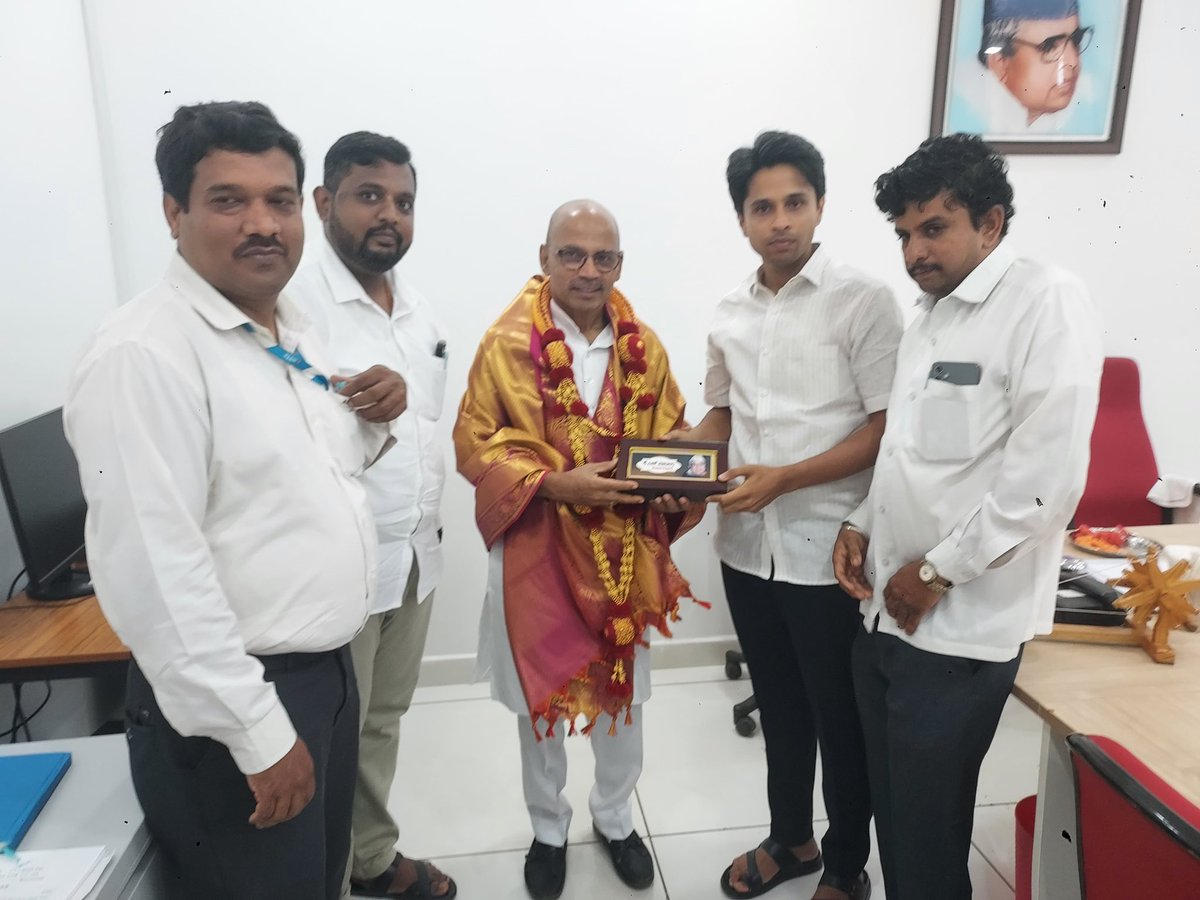 MedEduGoK's tweet image. ಮಾನ್ಯ ವೈದ್ಯಕೀಯ ಶಿಕ್ಷಣ ಸಚಿವರಾದ  @S_PrakashPatil  ಅವರು ಗದಗ ಜಿಲ್ಲೆಯ ಕೆ.ಎಚ್‌ ಪಾಟೀಲ್‌ ವೈದ್ಯಕೀಯ ಸಂಸ್ಥೆ ಮತ್ತು ಮೆಡಿಕಲ್‌ ಸೈನ್ಸ್‌ ಸಂಸ್ಥೆಗೆ ಭೇಟಿ ನೀಡಿ ಅಲ್ಲಿನ ಸ್ಥಿತಿಗತಿ ಕುರಿತು ಚರ್ಚಿಸಿದರು.

ಸಚಿವರಾದ ಎಚ್.ಕೆ. ಪಾಟೀಲ್ ಸೇರಿದಂತೆ ಇನ್ನಿತರರು ಉಪಸ್ಥಿತರಿದ್ದರು.

#MedicalEducation #HealthcareDevelopment