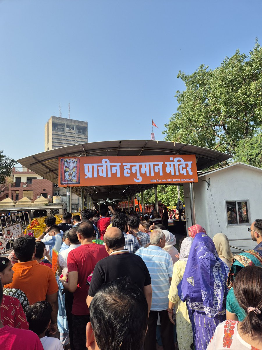 A soulful start to the day 🙏

Took a moment to seek blessings at the iconic Hanuman Mandir in CP with Mom. Grateful for this bliss day! 🌼

#Blessed #FamilyFirst #ChefLife #HanumanMandir #ConnaughtPlace #SpiritualStart #WithMom #tuesday