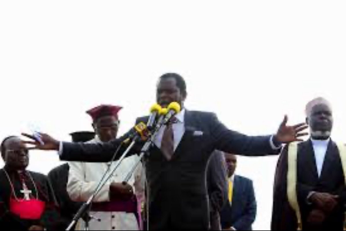 Channel44LIVE's tweet photo. At Kololo, President Museveni praised Pastor Robert Kayanja and the Balokole movement, revealing how old churches once pushed him to ban them. “I said no—if they’re lying, God will deal with them.” Today, their impact on Uganda is undeniable. #Museveni #Kayanja #Balokole https://t.co/YoXNM6e76o
