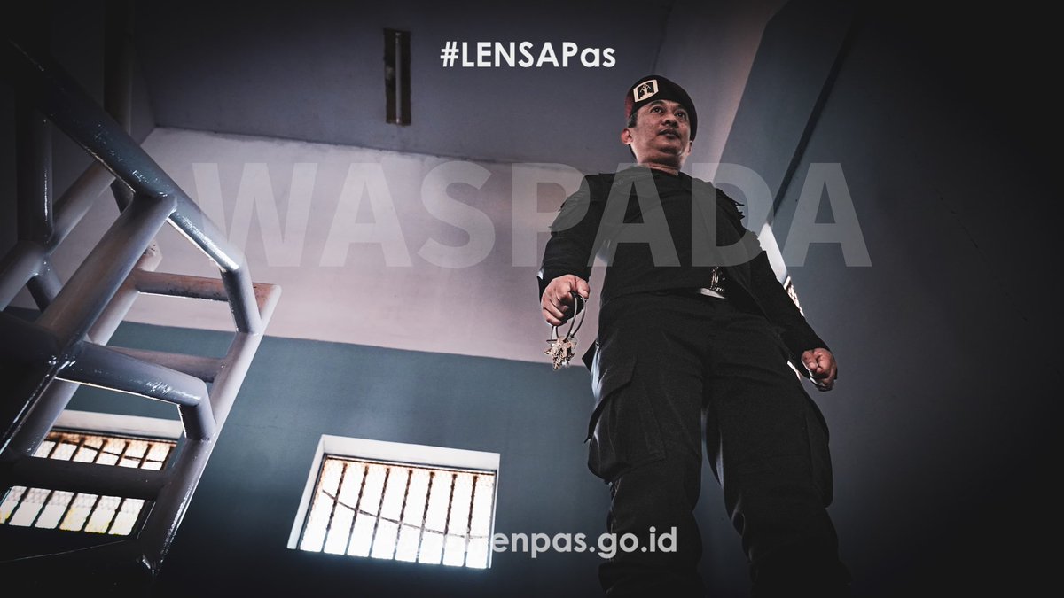 DITJEN_PAS's tweet photo. Di balik ketenangan foto ini, ada koordinasi yang solid dan sistem keamanan yang terus siaga.
Karena kenyamanan tak mungkin tercipta tanpa keamanan yang terjaga.

#lensapas 
#ditjenpas
#pemasyarakatan
#kemenimipas 
#penjara https://t.co/P90bNfrjMx