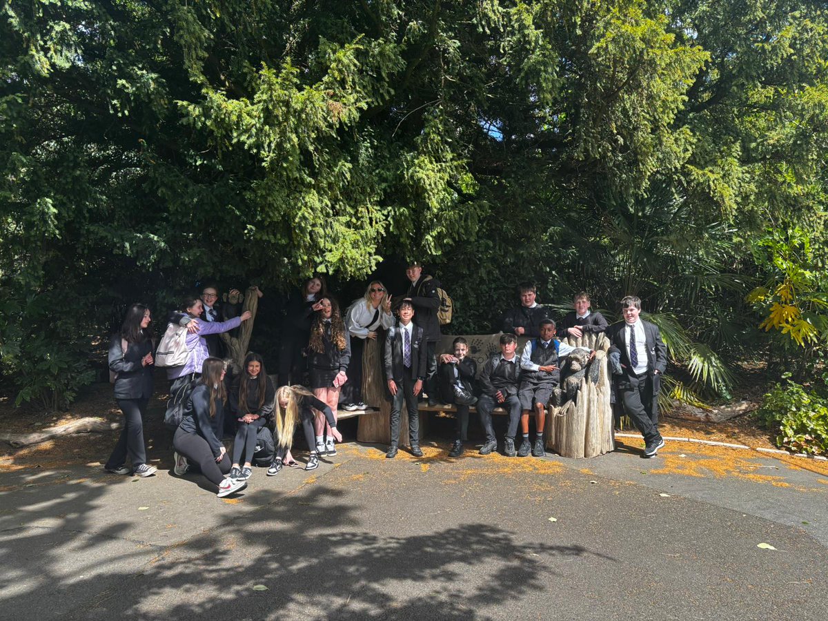 wlsinclair_ac's tweet photo. S1 had a great time at Edinburgh Zoo as part of their learning programme in Science. @SinAcaScience https://t.co/Ih3lragcLD