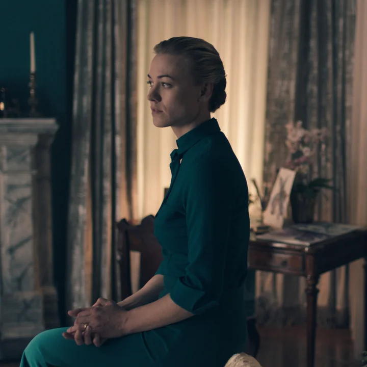 wcake_wo's tweet photo. It's crazy how the series started with Serean seemingly having everything but the one thing she desires, and in the ending having nothing but the child she wanted. OUSTANDING PERFORMANCE by the actor 100/100 ❤️ #Handmaidstale #SerenaJoy #TheHandsmaidTale https://t.co/eNyJPGPel1