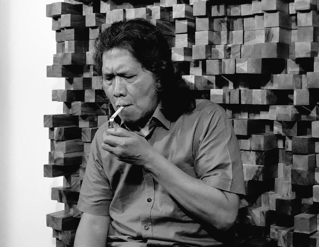 Met ultah Cak Nun ❤️☕️🚬

Terima kasih sudah mengajarkan tentang cinta. Ceramahmu tentang agama, persaudaraan, toleransi dan kasih sayang. Semuanya sangat indah.

Mengajarkan kami tentang cinta kasih. Tidak dengan cara ketakutan. 

Sehat selalu, Cak. Semoga bisa bersua lagi di