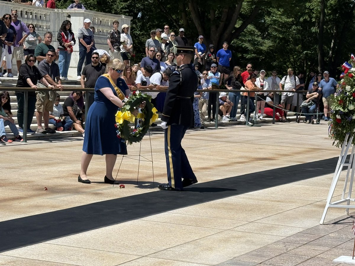 Erin Mongelli tweet media