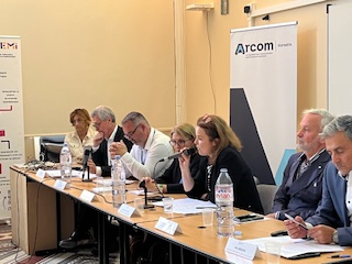 Arcom_Marseille's tweet photo. Education aux médias, à l'information et à la citoyenneté numérique, des échanges fructueux entre @arcommarseille, @arcom, le rectorat de Nice @NatachaChicot, le @clemi, @EricBeguin au sein de @Inspenice. https://t.co/70ae917ywT