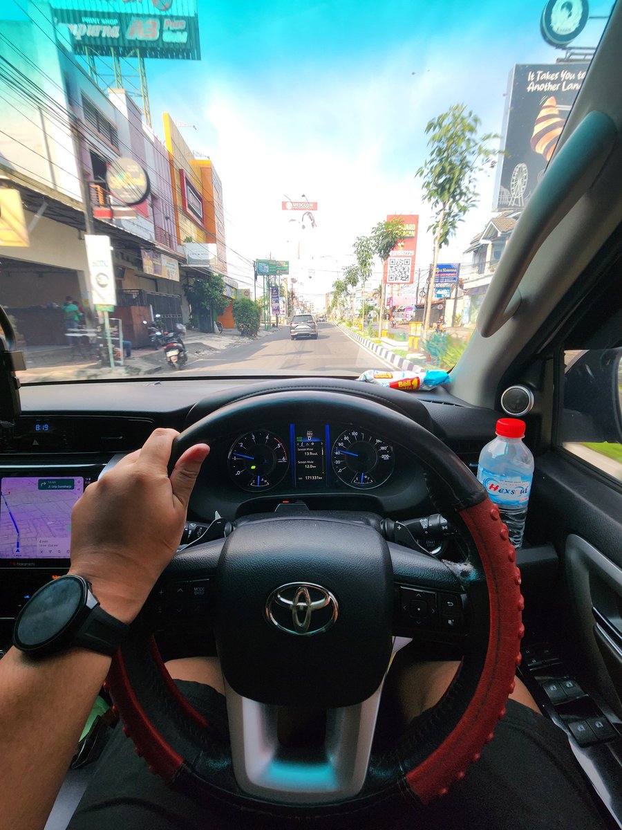 radityavesting's tweet image. Gm.

Me and my unemployed friends on random morning be like:

Ps: actually im not really into a golf guy studying a golf it just for networking things.

Boxing still be my number 1 favorite sport.