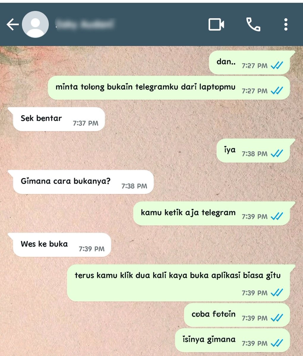 ohiyadenk's tweet photo. @tanyarlfes mau punya adek cewe (chat biru) atau adek cowo (chat coklat) sama aja. ngechat dibales aja untung 🔥💨 https://t.co/bIbx51HGiB