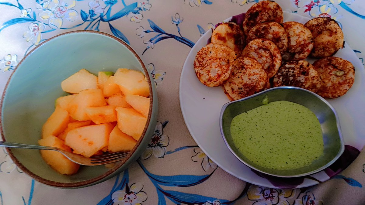 psychotic_me's tweet image. Haan mai akele khaungi itna.. tumhe kya😏

#appe
#muskmelon