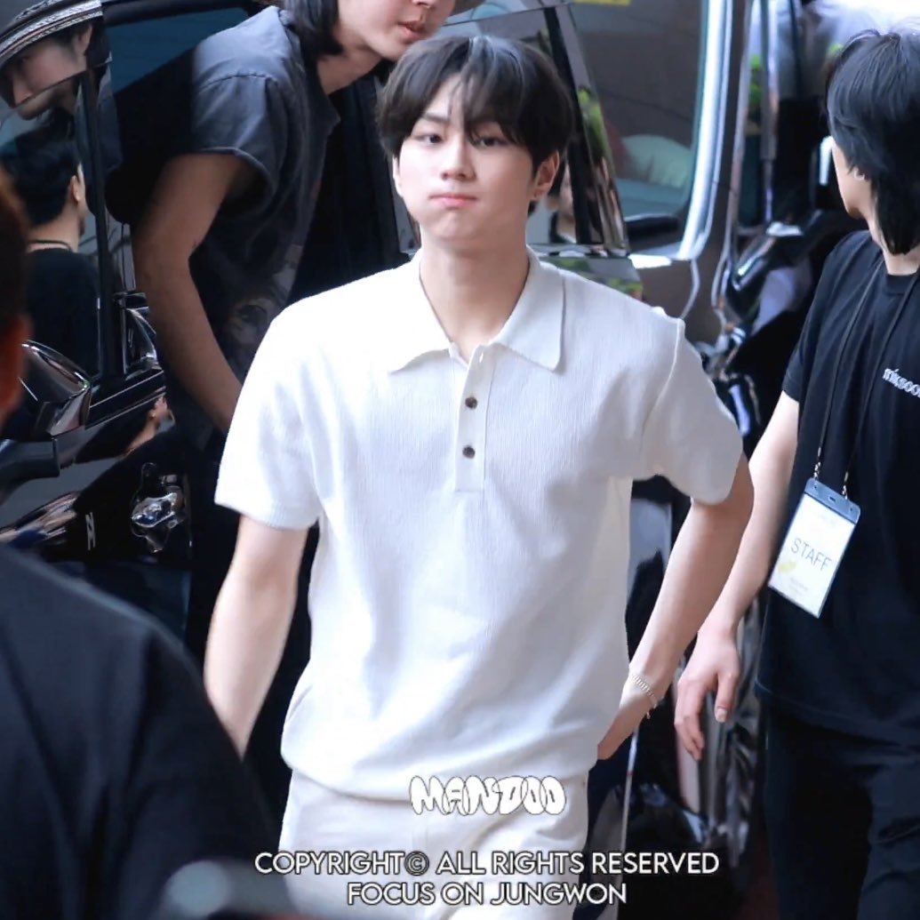 i love how all jungwon did was puff his cheeks and has the entirety of jddville shaking