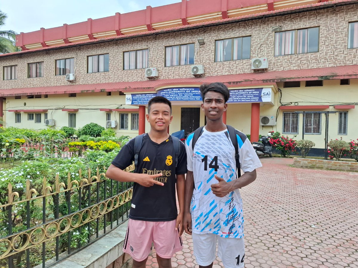 Dreams take flight from Assam to Spain

72 of Assam’s brightest Under-19 footballers, scouted from the 70th Bordoloi Trophy, are now in Guwahati chasing a dream — to train at Marbella in Spain.

#Football #Assam #Guwahati #BordoloiTrophy