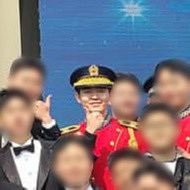 선임분 인스타에 #김재환

🔗 instagram.com/p/DKJJJpxhca6/…