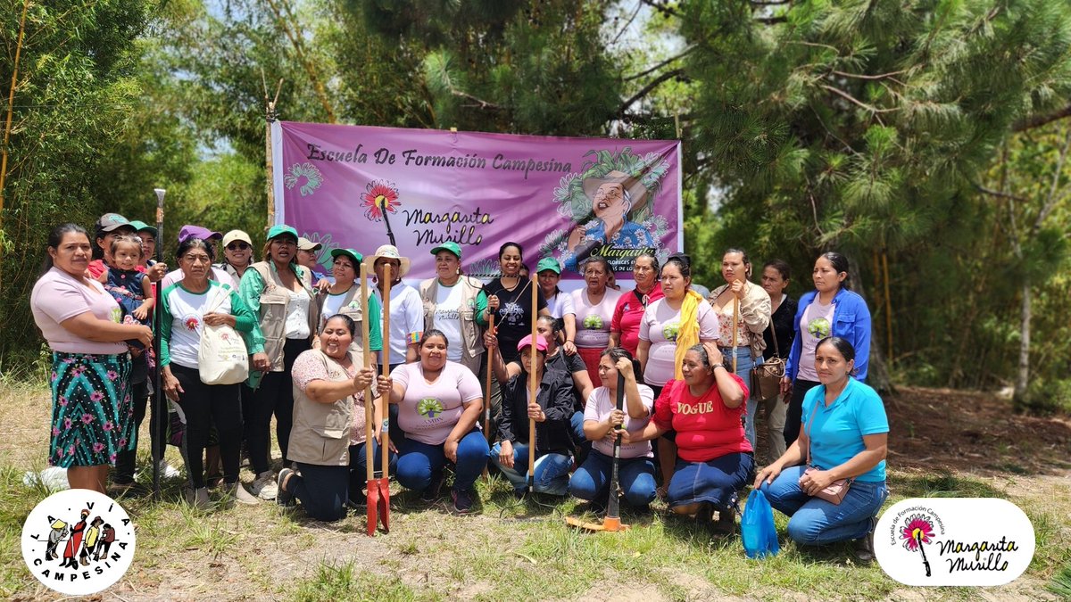 Este 26 de mayo de 2025, el Instituto Nacional Agrario- INA realizó la entrega formal de tierras a grupos de mujeres campesinas, reafirmando su compromiso con el #DerechoalaTierra.

#LaVíaCampesinaHN
#AccesoaTierra
#DerechosCampesinosYa
#MujeresCampesinas