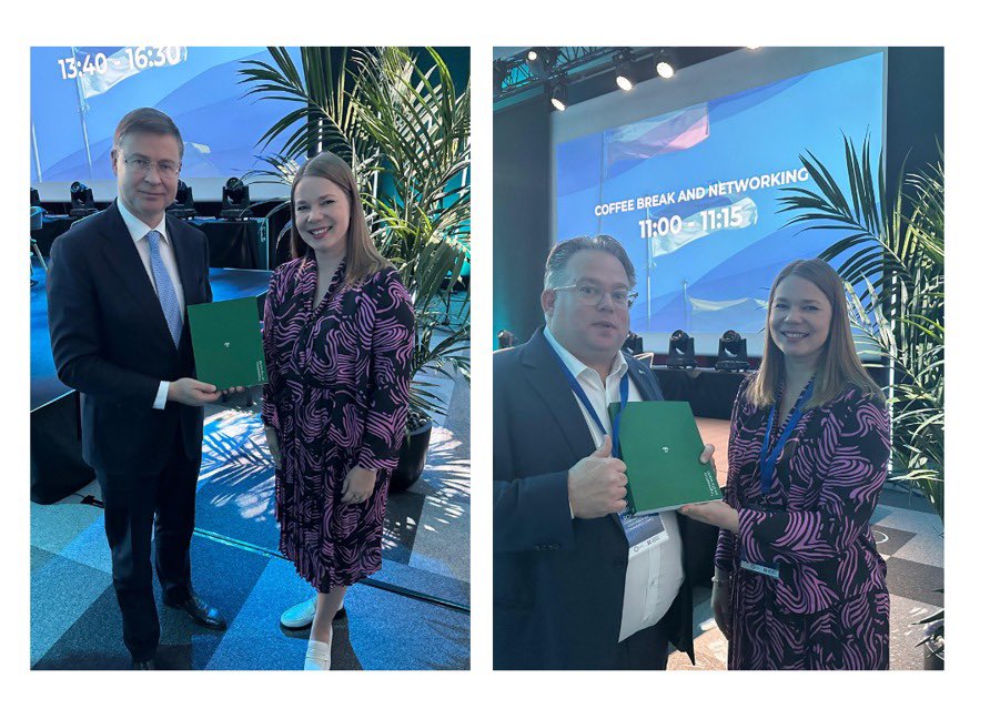 TheRedJackets (@jacketsredthe) on Twitter photo 🗺️ <a href="/FICILatvia/">FICILatvia</a> pasākumā “Beyond Borders: Investment and Security in the Baltics”, mums izdevās satikt ES komisāru finanšu pakalpojumu jautājumos <a href="/VDombrovskis/">Valdis Dombrovskis</a>, kā arī Vācijas-Baltijas Tirdzniecības kameras izpilddirektoru Florianu Šrēderu un dāvināt grāmatu "Treasures of Latvia". 🗺️ <a href="/FICILatvia/">FICILatvia</a> pasākumā “Beyond Borders: Investment and Security in the Baltics”, mums izdevās satikt ES komisāru finanšu pakalpojumu jautājumos <a href="/VDombrovskis/">Valdis Dombrovskis</a>, kā arī Vācijas-Baltijas Tirdzniecības kameras izpilddirektoru Florianu Šrēderu un dāvināt grāmatu "Treasures of Latvia".