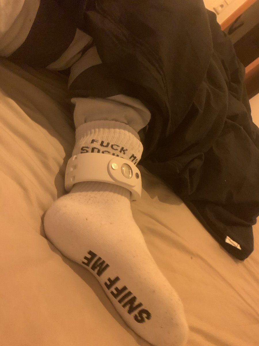 inmate86's tweet photo. Controlled 24/7 also in my bed at night by @BondTopDE with ankle cuffs from @kinkystuffmade with air tag. So my Master every time knows who I am. https://t.co/brshnZt6jJ