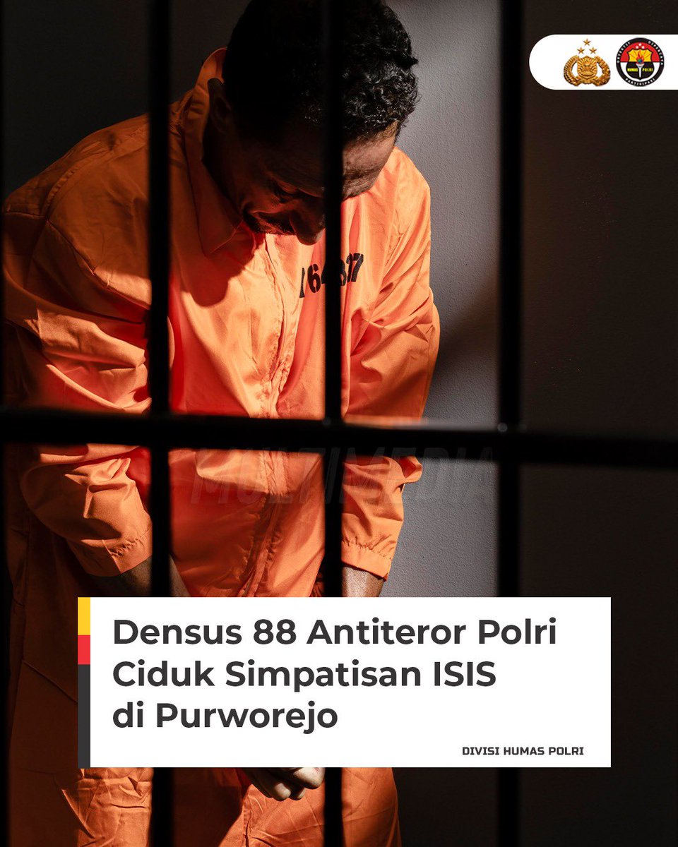 bidhumas_jatim's tweet photo. Densus 88 Antiteror Polri menangkap seorang terduga teroris berinisial A di Kecamatan Bener, Purworejo, Jawa Tengah, Senin (26/5). A ditengarai menjadi simpatisan Jamaah Anshor Daulah (JAD) yang terafiliasi dengan ISIS  #ProfesionalUngkapKejahatan https://t.co/ebElFJbQWB