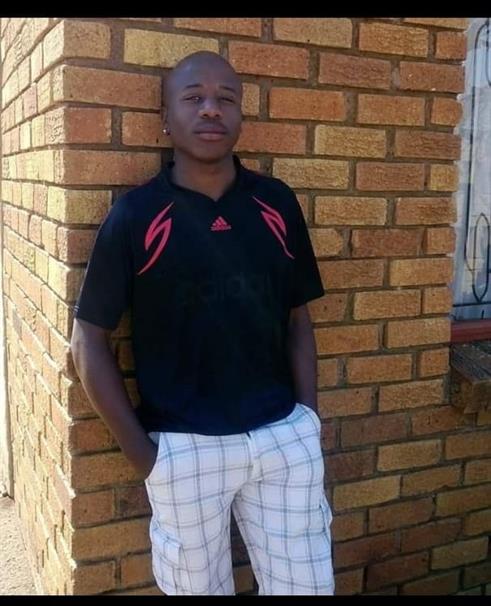 dailysunsa's tweet image. Family waits for missing Malibongwe to come back 💔
#MissingPerson #MissingPersonAlert #MalibongweHadebe 
snl24.com/dailysun/news/…