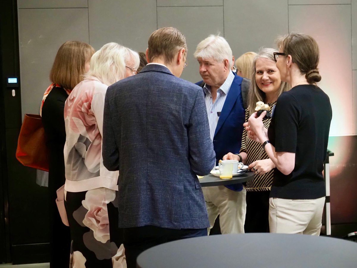 DIF-aamiaisen aiheena on tänään seuraajasuunnittelu. Kuulemme <a href="/MercuriUrval/">Mercuri Urval</a>’in tekemän DIF-jäsenkyselyn tuloksia. Näkemyksensä teemasta kertovat myös <a href="/KatariinaKravi/">Katariina Kravi</a> ja <a href="/JoukoPolonen/">Jouko Pölönen</a>. #DIFtilaisuus