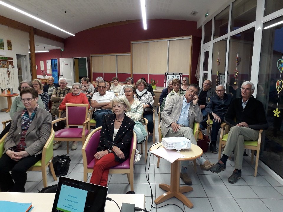 Un plaisir de retrouver <a href="/C_deCourson/">Charles de Courson</a>
A Vanault les Dames pour l'AG de la MARPA Beauregard avec une intervention
Adapter son logement aux différents âges de la vie : la résidence-autonomie, un facteur-clé de succès pour bien vieillir Merci à Caroline ISSENHUTH et son équipe.