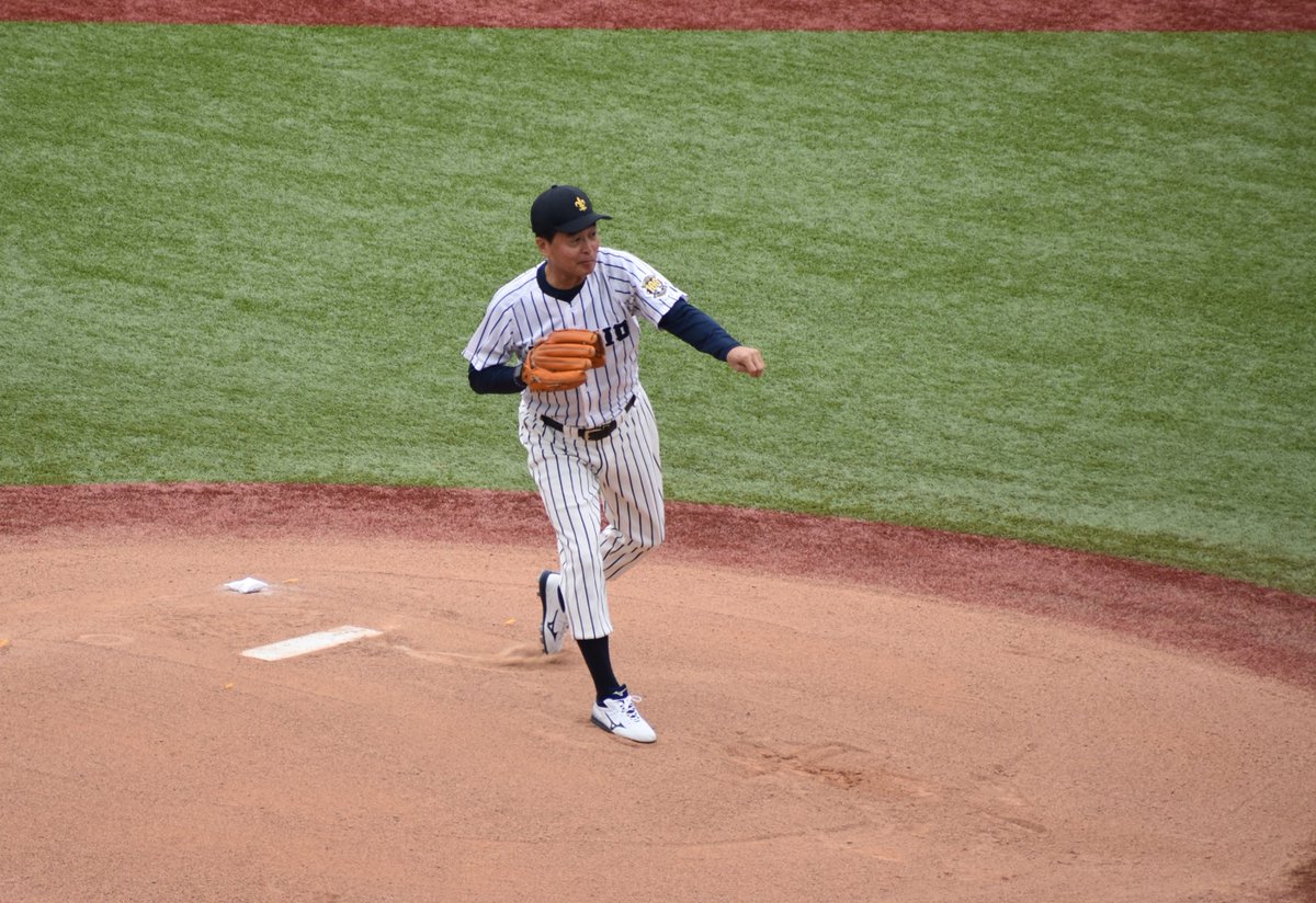 第７週のレジェンド始球式は田淵幸一さん（法）と野口裕美さん（立）。田淵さんと山中正竹さんのレジェンドバッテリーのツーショットも観られました。
そして野口さん、若々しい！　スタンドには大塚元監督といった同期の方々も集結されていたようです！
＃東京六大学野球