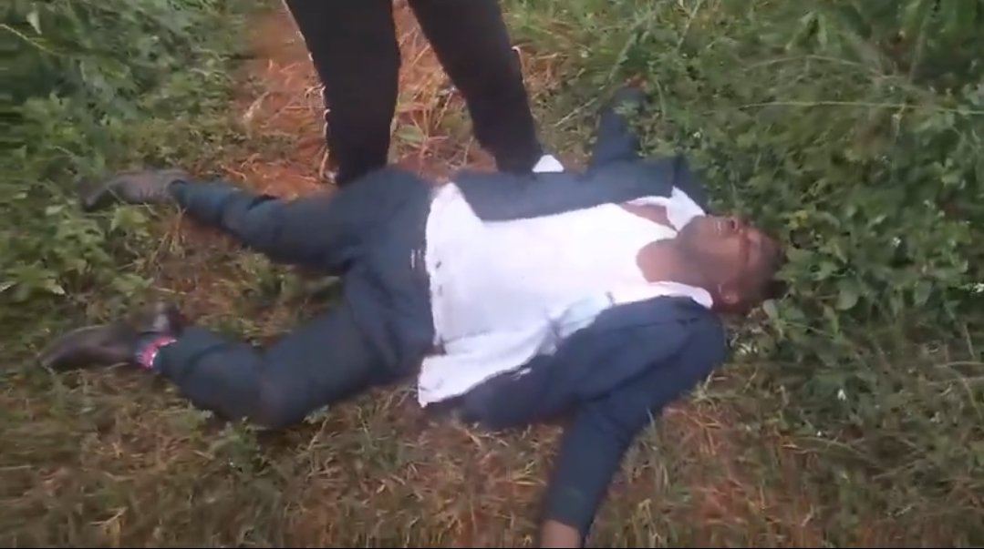 donpedrokenya's tweet photo. Acha Tubonge Tuesday this man Juja Mp George Koimburi kidnapped himself, dumped himself in a coffee plantation, found himself and rushed to the Karen hospital just to evade police arrest. Hii usanii ni noma
#CitizenDayBreak https://t.co/X1CfmHBhl5