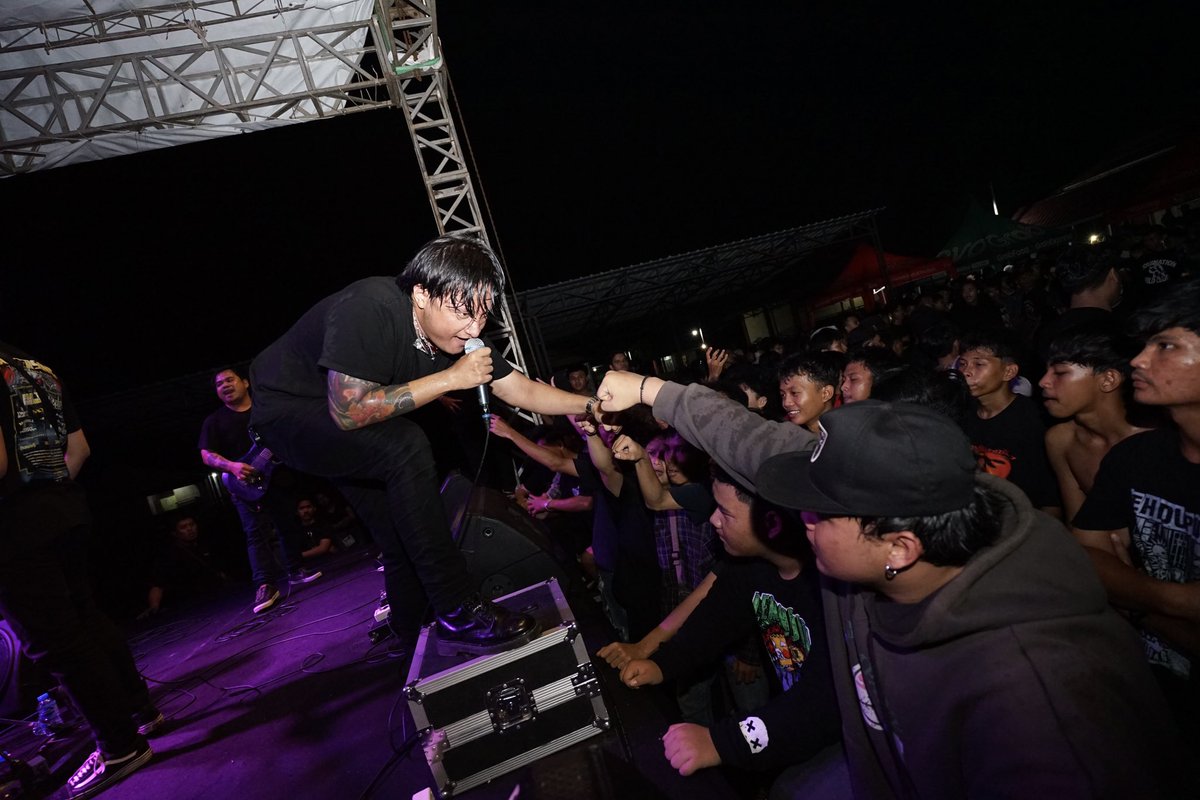 The night was insane! Thanks for having us

Photo by <a href="/ariandikesek/">𝐚𝐫𝐢𝐚𝐧𝐝𝐢𝐤𝐞𝐬𝐞𝐤</a>