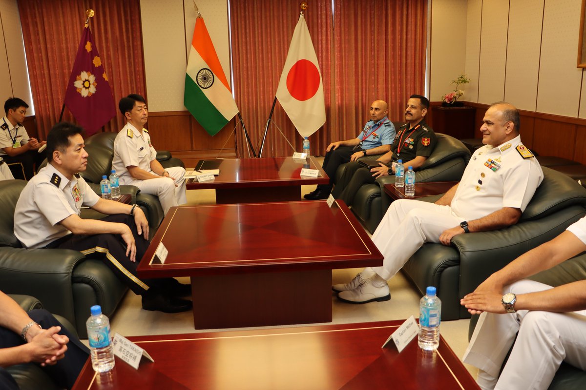 JapanJointStaff's tweet photo. May 22 and 23, #VCJJS LTG MATSUNAGA respectively held meetings with Vice Admiral Sanjay Bhalla, AVSM, NM, Chief of Personnel and LTG Tom COPINGER=SYMES, Deputy Commander of UK Strategic Command, who visited Japan in accordance with “#DSEIJapan2025”🇯🇵🇮🇳🇬🇧
https://t.co/sC9CzjqfLJ https://t.co/rOKvD0Ofni