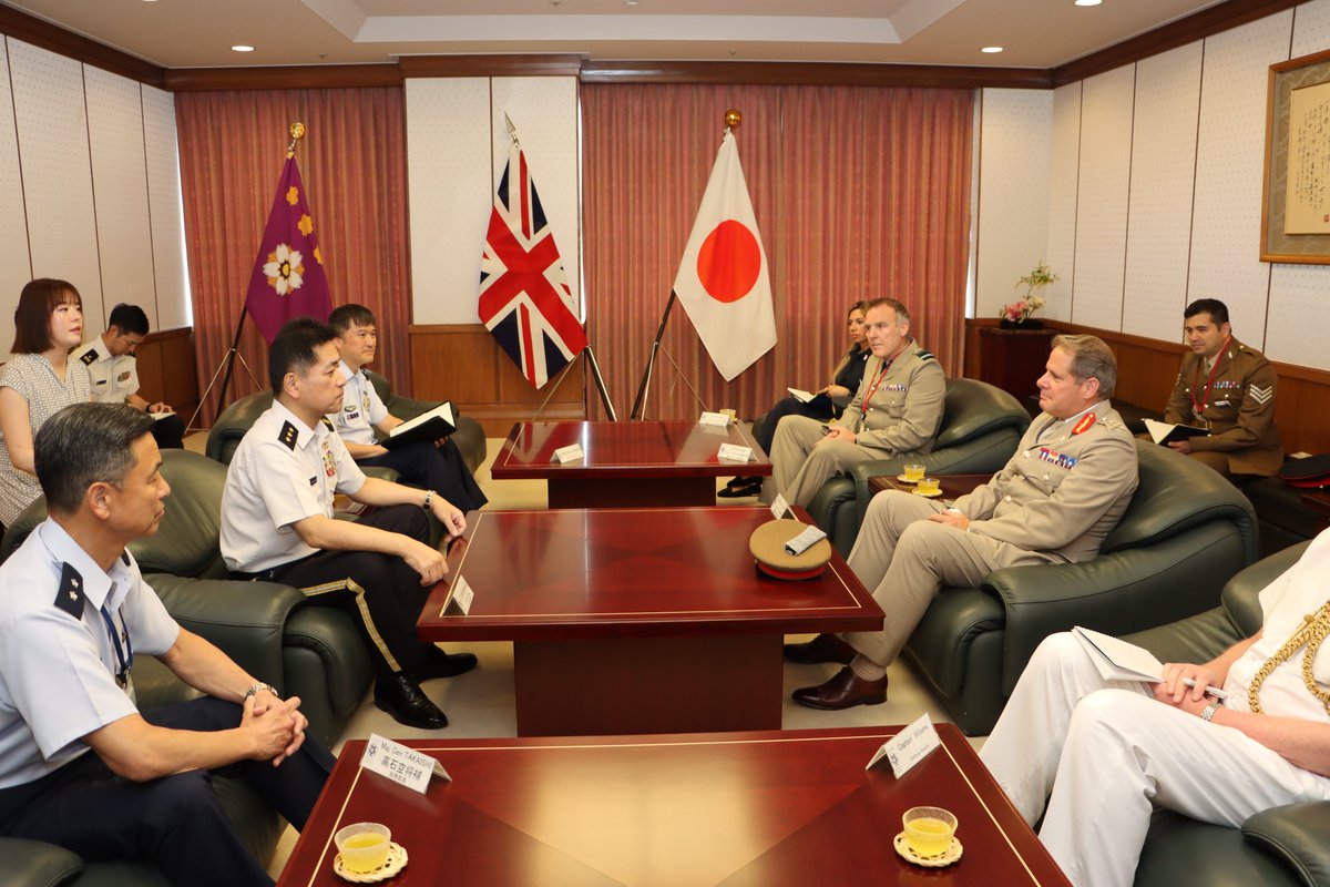 JapanJointStaff's tweet photo. May 22 and 23, #VCJJS LTG MATSUNAGA respectively held meetings with Vice Admiral Sanjay Bhalla, AVSM, NM, Chief of Personnel and LTG Tom COPINGER=SYMES, Deputy Commander of UK Strategic Command, who visited Japan in accordance with “#DSEIJapan2025”🇯🇵🇮🇳🇬🇧
https://t.co/sC9CzjqfLJ https://t.co/rOKvD0Ofni