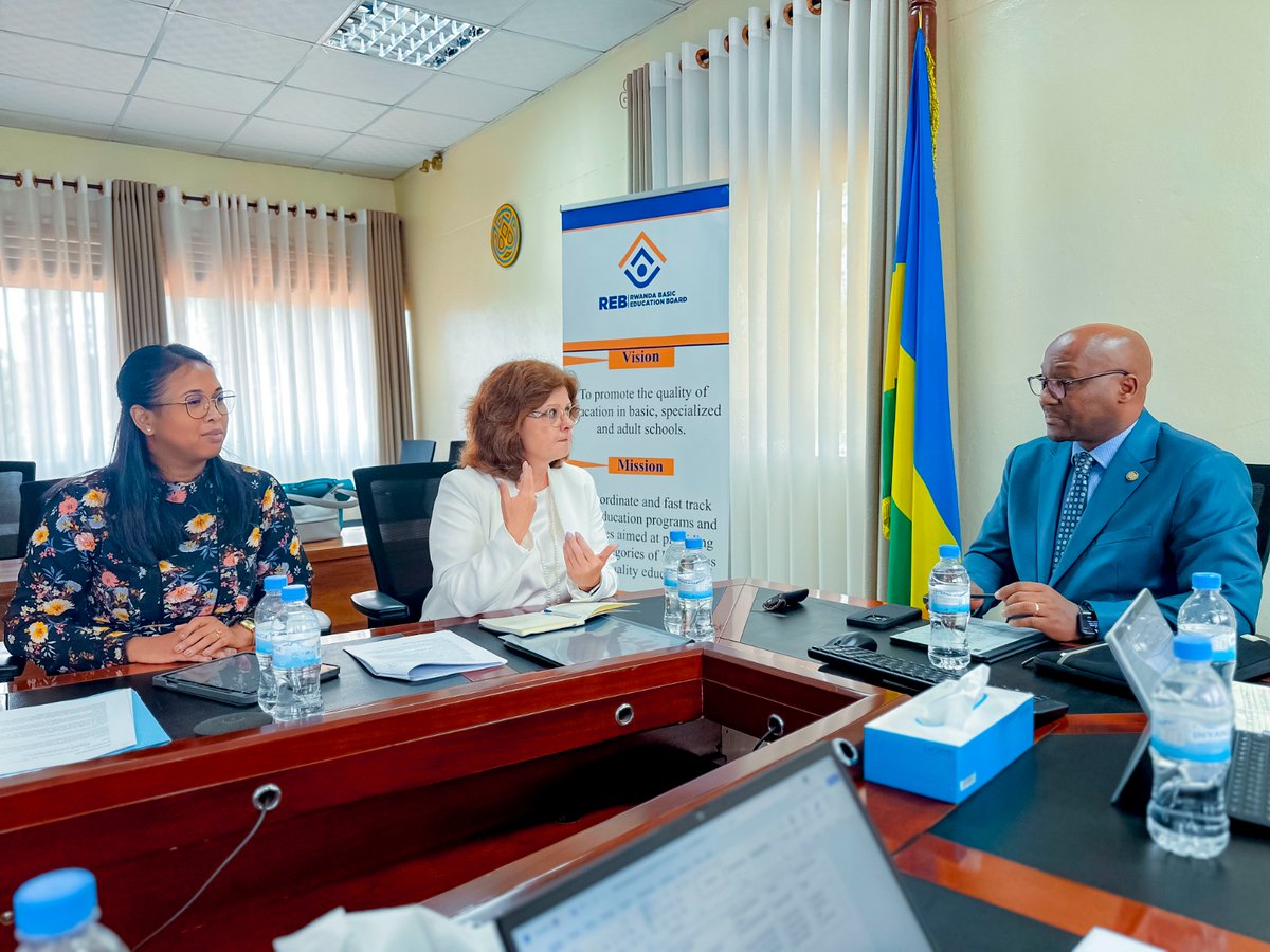 Rwanda Basic Education Board (@rebrwanda) on Twitter photo DG REB, <a href="/mbanelson/">Mbarushimana Nelson,PhD</a> a remercié la délégation de l’ <a href="/OIFrancophonie/">La Francophonie</a> pour leur engagement en faveur de l’enseignement du Français. Il a souligné le programme de mobilité des enseignants comme une opportunité pour renforcer les compétences pédagogiques au Rwanda. DG REB, <a href="/mbanelson/">Mbarushimana Nelson,PhD</a> a remercié la délégation de l’ <a href="/OIFrancophonie/">La Francophonie</a> pour leur engagement en faveur de l’enseignement du Français. Il a souligné le programme de mobilité des enseignants comme une opportunité pour renforcer les compétences pédagogiques au Rwanda.